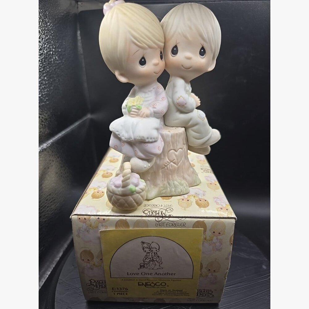 Precious Moments “Love One Another” #E-1376 1978 Original Jonathan & David Orig.